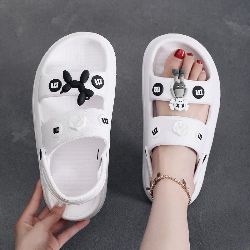 10 thương hiệu giày sandal nữ nổi tiếng nhất hiện nay – Thiên Hương Shoes